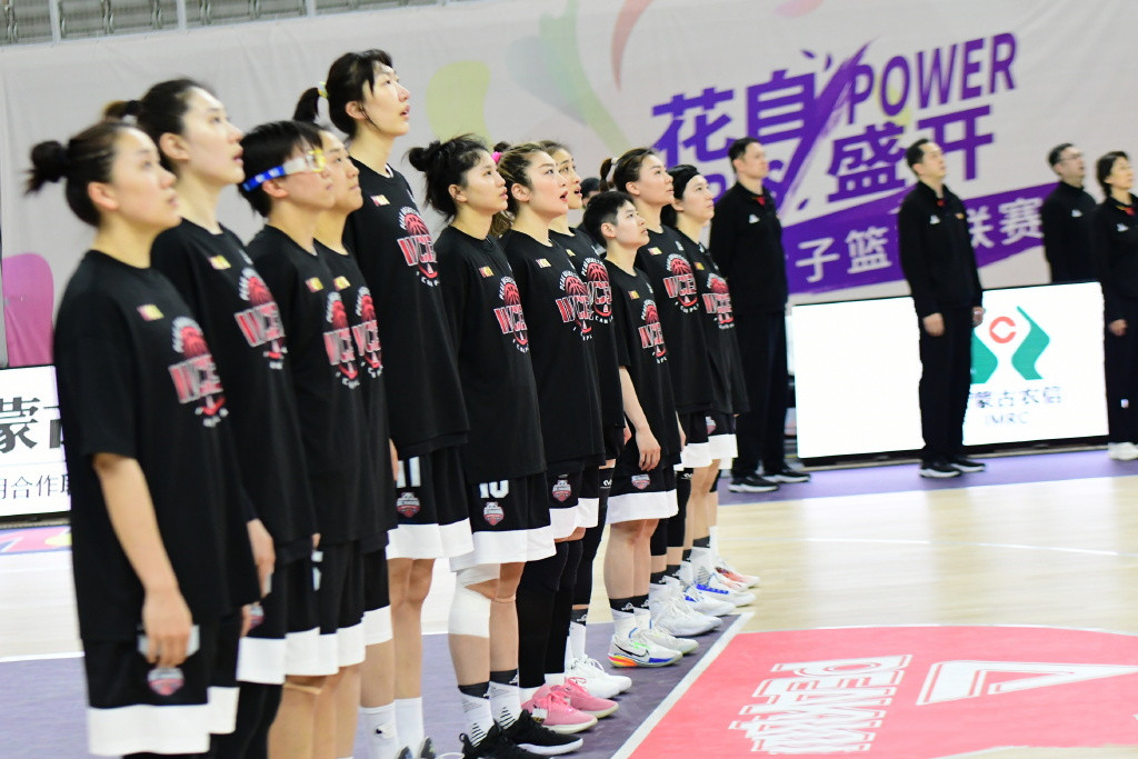 美国女篮实力横扫对手，夺得国际杯冠军