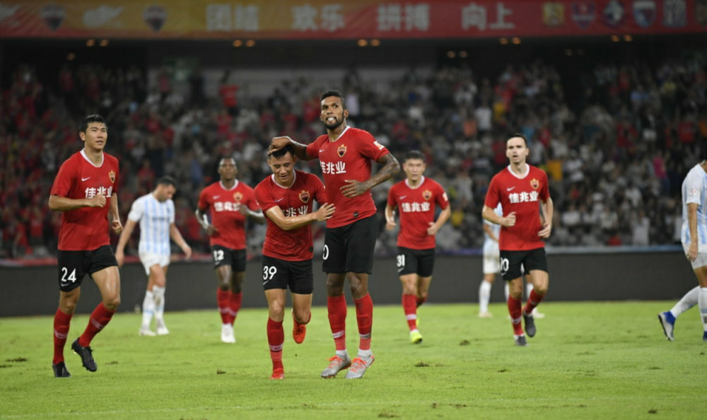包含深圳佳兆业客场不敌天津天海，告负收场的词条