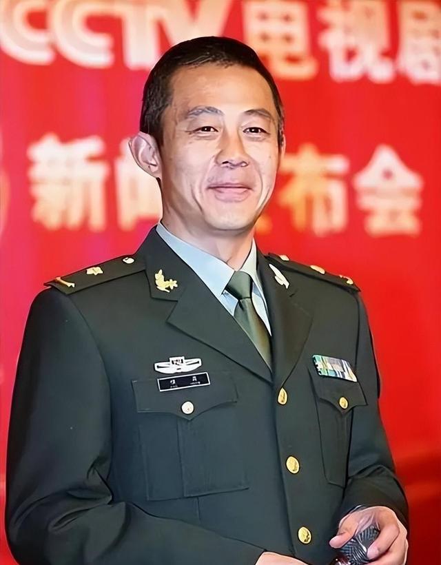 年轻新秀崭露头角，老将不甘示弱！的简单介绍