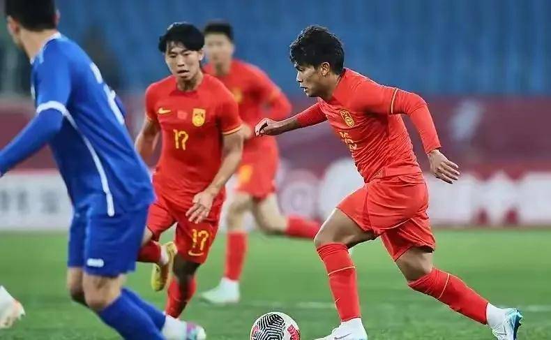 赛场上演绝杀好戏，球队成功逆袭翻盘的简单介绍