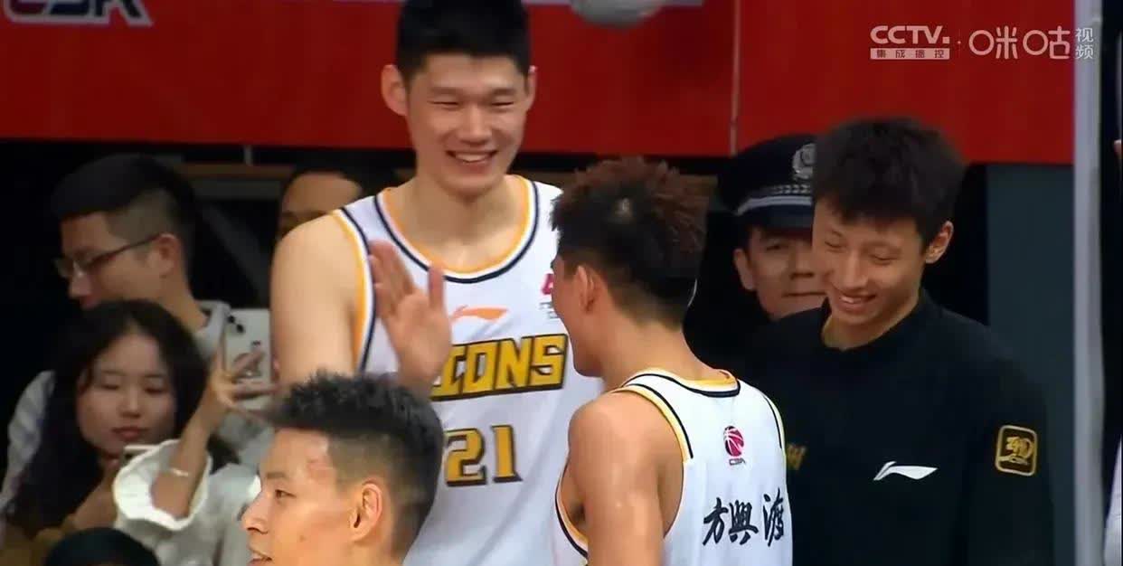 临沂河东豪取三分，球队实力突出，成为强队之一